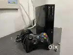 Xbox 360 Gaming Console (Original Wireless Controller & Power Brick)
