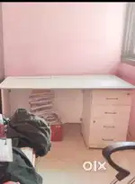 Computer table