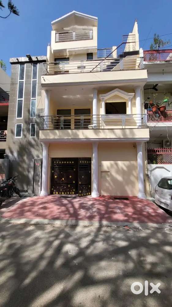 SEMI FURNISHED 2ND FLOOR INDEPENDENT