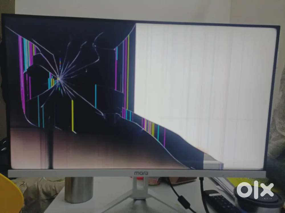 Marq 24-inch Monitor (BROKEN SCREEN) - for Parts or Repair