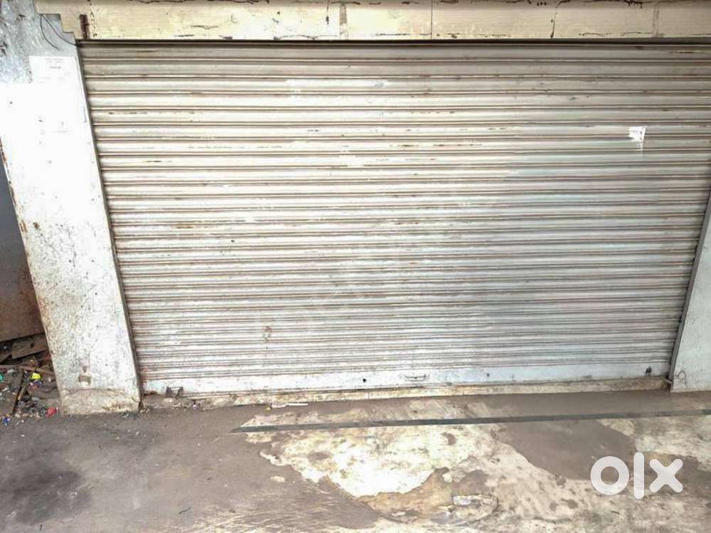 Commercial Shop in Huzur