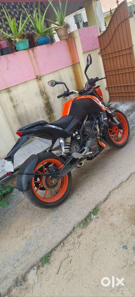 DUKE 200 GOOD CONDITION