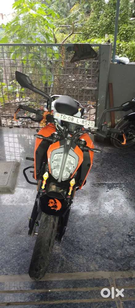 KTM Duke 200 2024  Ending model orange color in showroom condition
