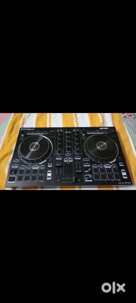 ROLAND 202 DJ CONTROLLER