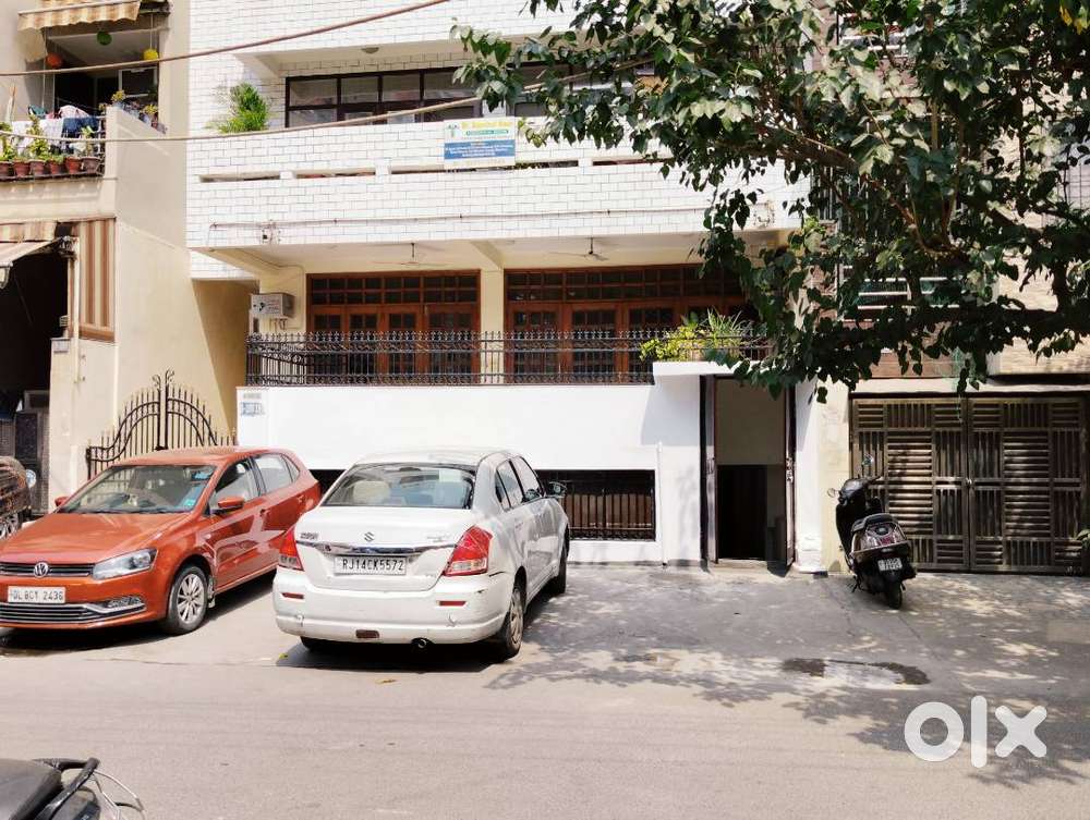 200 gaj (sq yard) Basement ventilated Park facing in Lajpat Nagar 1