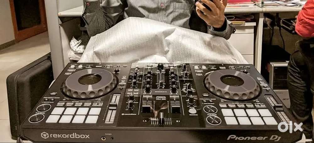 DJ Console - Pioneer DDJ 800