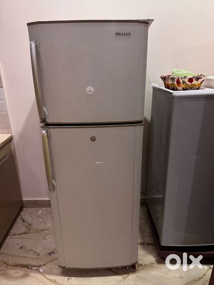 Samsung fridge 230Lt