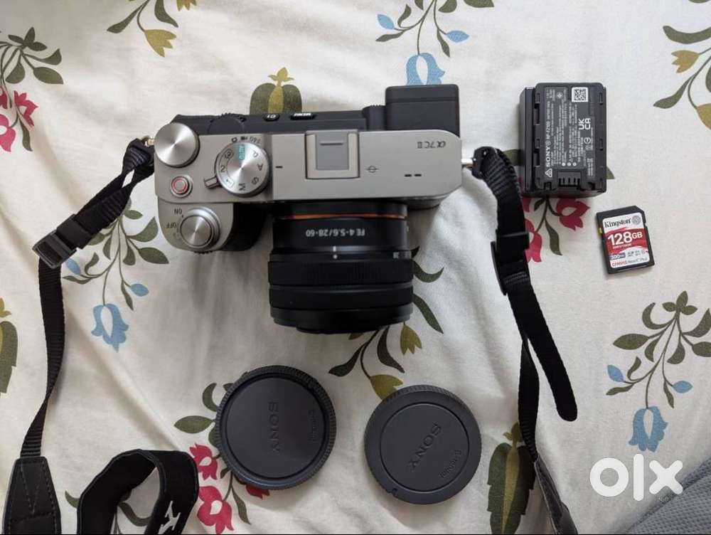 Sony Alpha 7C II + Kit Lens & Accessories  948 Shutter Count