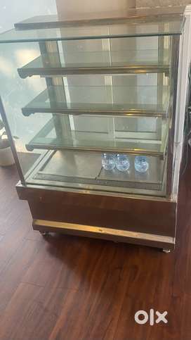 DISPLAY COUNTER FRIDGE 4FT(DISCOUNTED RATE)
