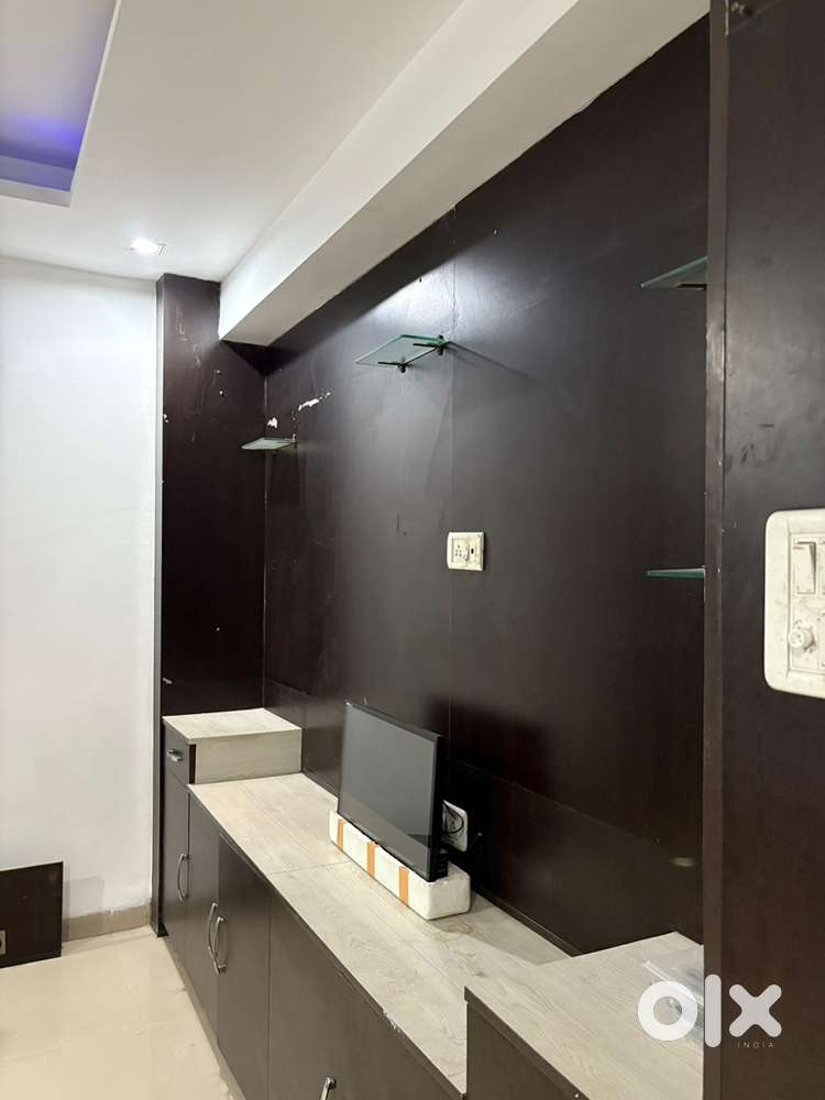 Semi furnished flat in Mahalaxmi nagar