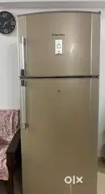 Electrolux Double door 650lts Refrigerator