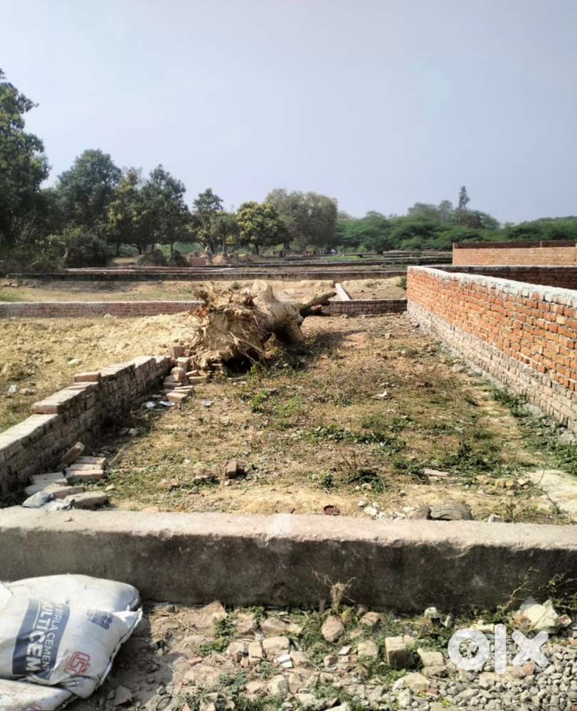 720 area hai good lpaction neher se lga hua hai