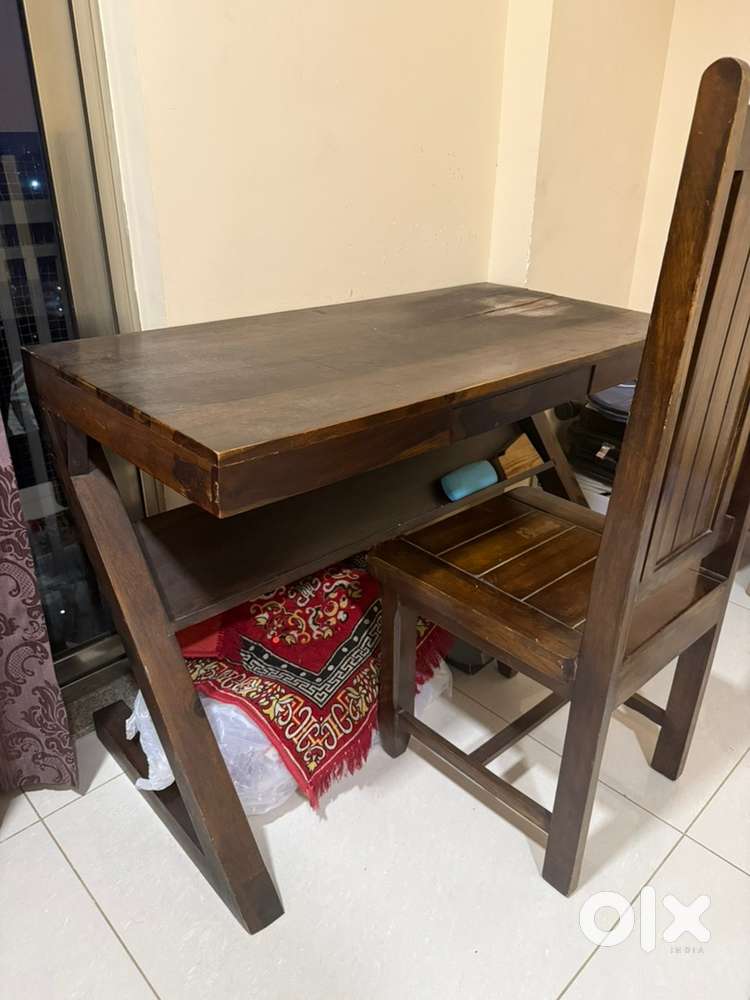 100% Sheesham Wood Study Table and Chai
