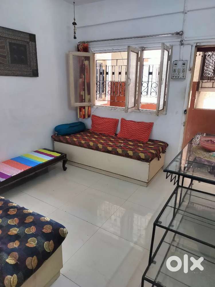 1 bhk furnish flat at nanpura bahumali.family or bachelor