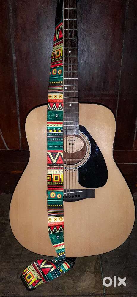 Guitar Yamaha F280