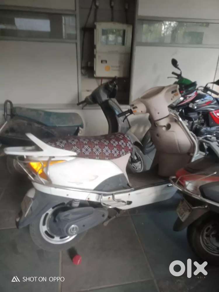 Oreva electric scooty