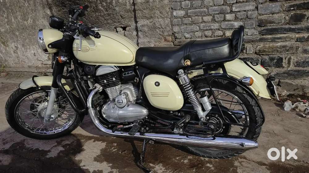 Jawa 42 perfect in maintain condition, all services in Jawa.