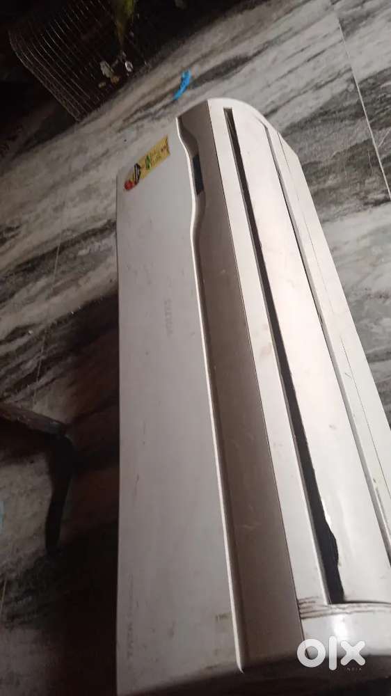 Ac best condition ma h jo khrab h uska bhi Price bta diya h