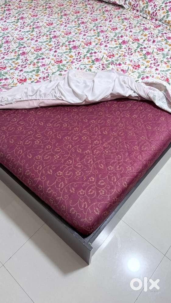 King bed-Hometown brand with Mattress and box storage