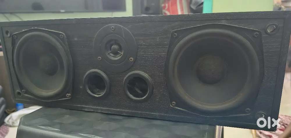Center speaker and surround speakers for sale