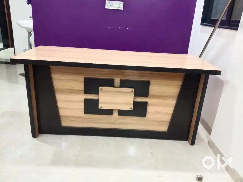 2 Computer table or counter