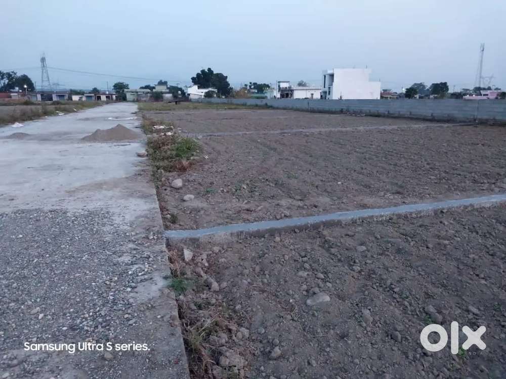 Multiple plots(100 gaj,150 gaj,200 gaj etc) availble for sale