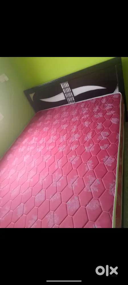 Factory price sale queen size cot with mattress with free delivery