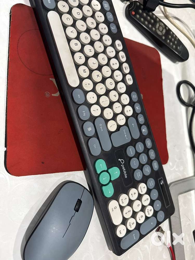 Pebble keyboard and mouse