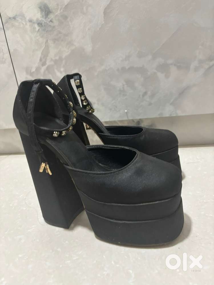 Platform heel