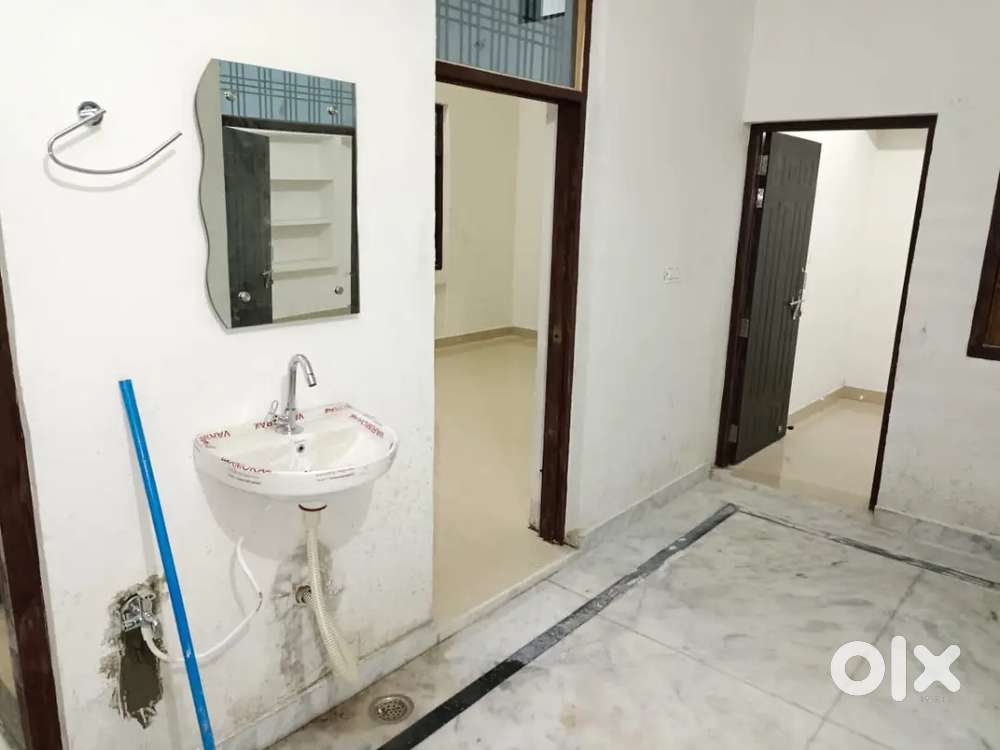 2bhk 3 bhk para highway on road hai