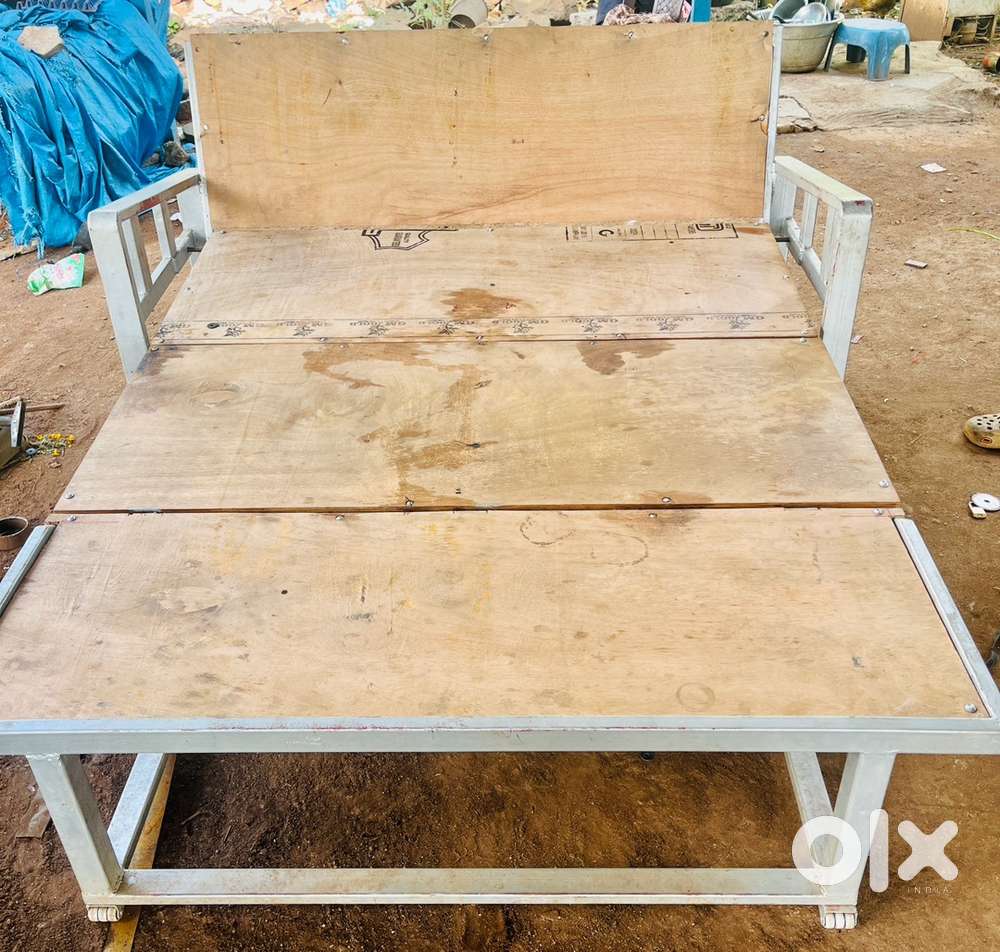 Metallic folding 3 seater sofa and 2+1 beds