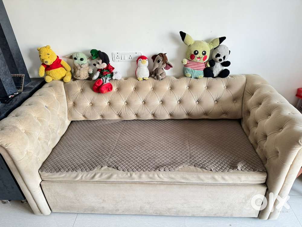 3 seater sofa cum bed in excellent condition