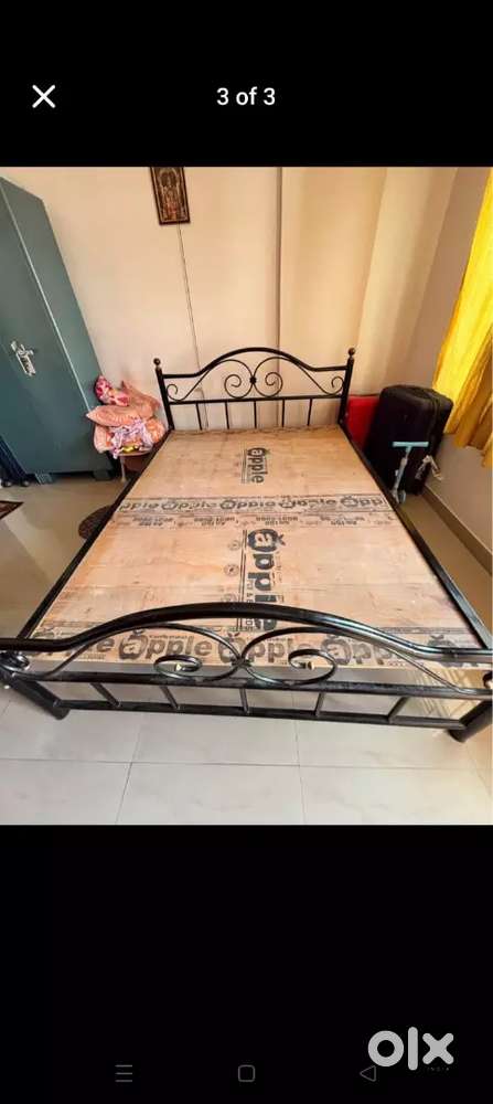 Queen size Metal foldable double cot with mattres for sale iron steel