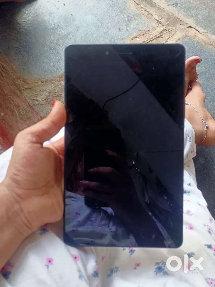 Electronic tablet
