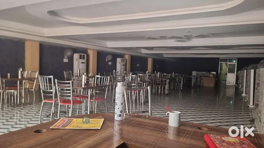 Waiter and Helper chahyie urgent me