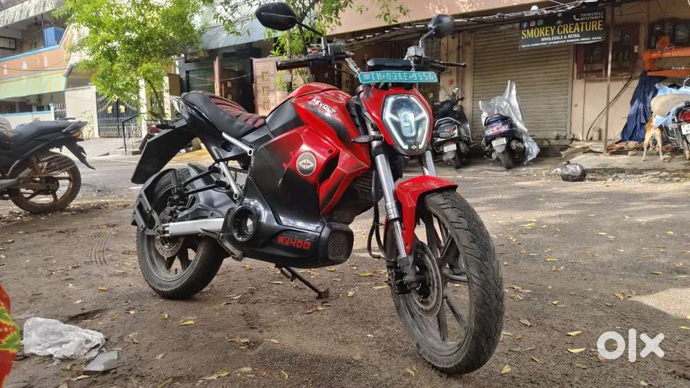 Revolt rv400