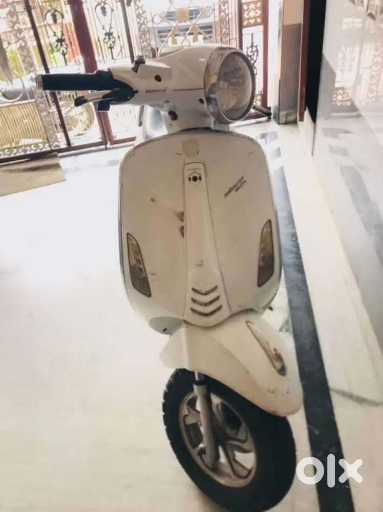Electric scooter good condition full charge 70 range