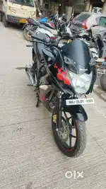 Suzuki Gixxer. New back Tyre and battery under warranty.