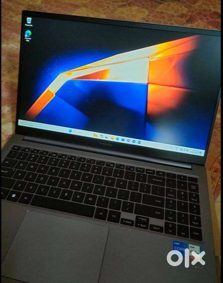 Samsung Galaxy Book4 (Gray, 16GB RAM, 512GB SSD)