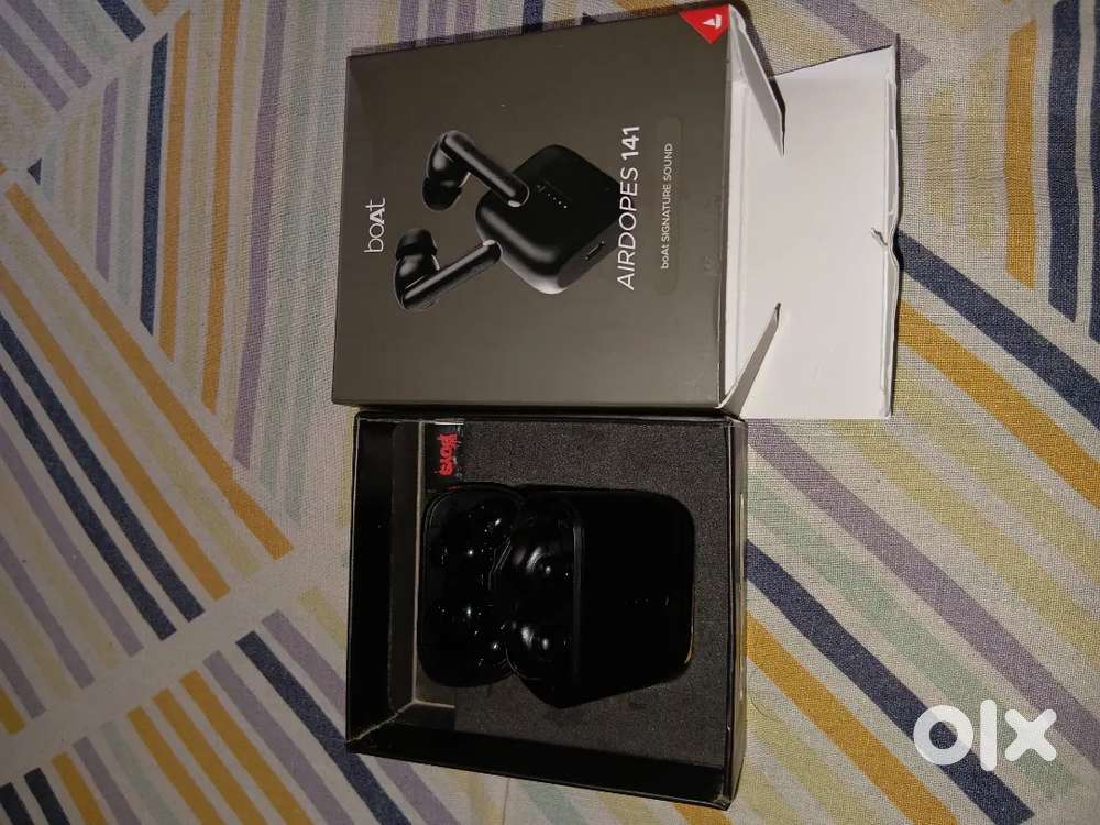 Good Conditioned NEW Boat AIRDOPES 141 WITH ACCESSORIES