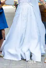 Wedding white detachable skirt.