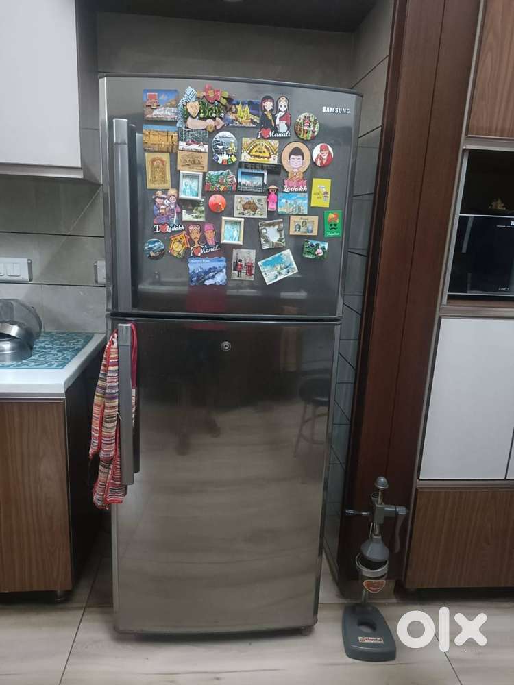 Samsung Refrigerator Double Door 330 litres in excellent condition