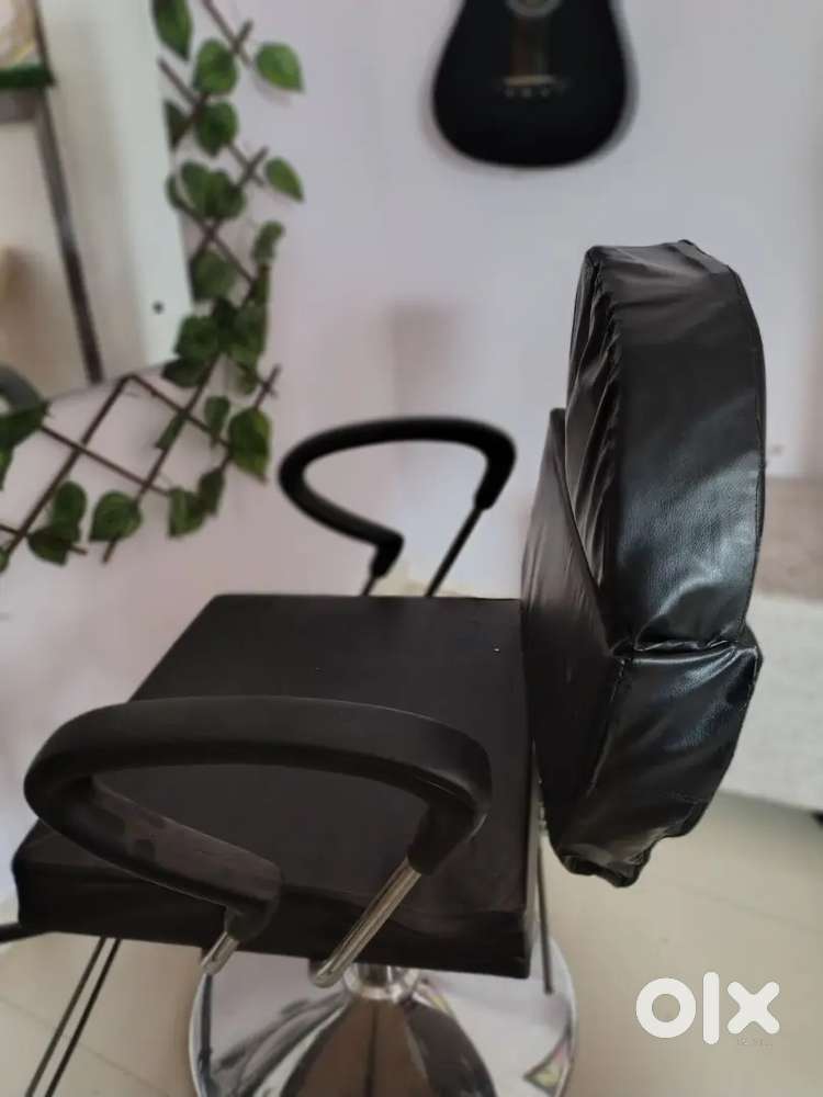 Parlour chair