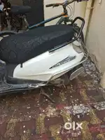 Access 125 white color