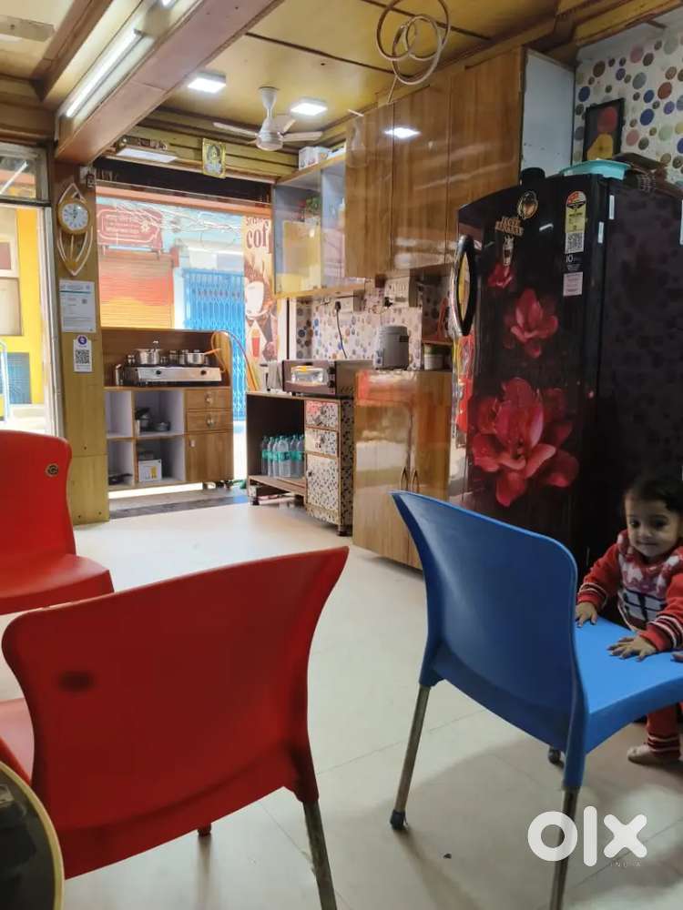 Full furnished shop in running