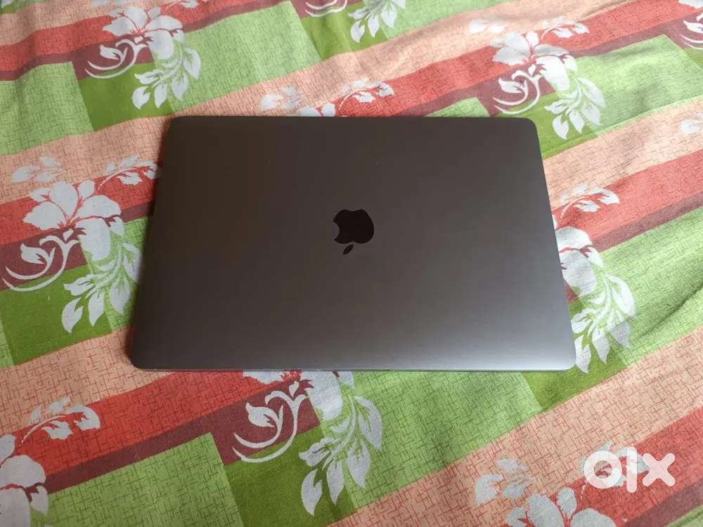 APPLE MACBOOK AIR M1 256 GB 1 YEAR OLD new condition