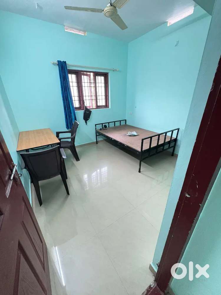 Single Room For Gens Bachelor in Kakkanad Near Infopark & Rajagiri