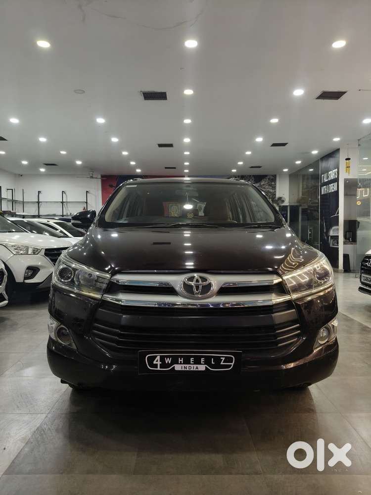 Toyota Innova Crysta 2.4 V 8 STR, 2017, Diesel