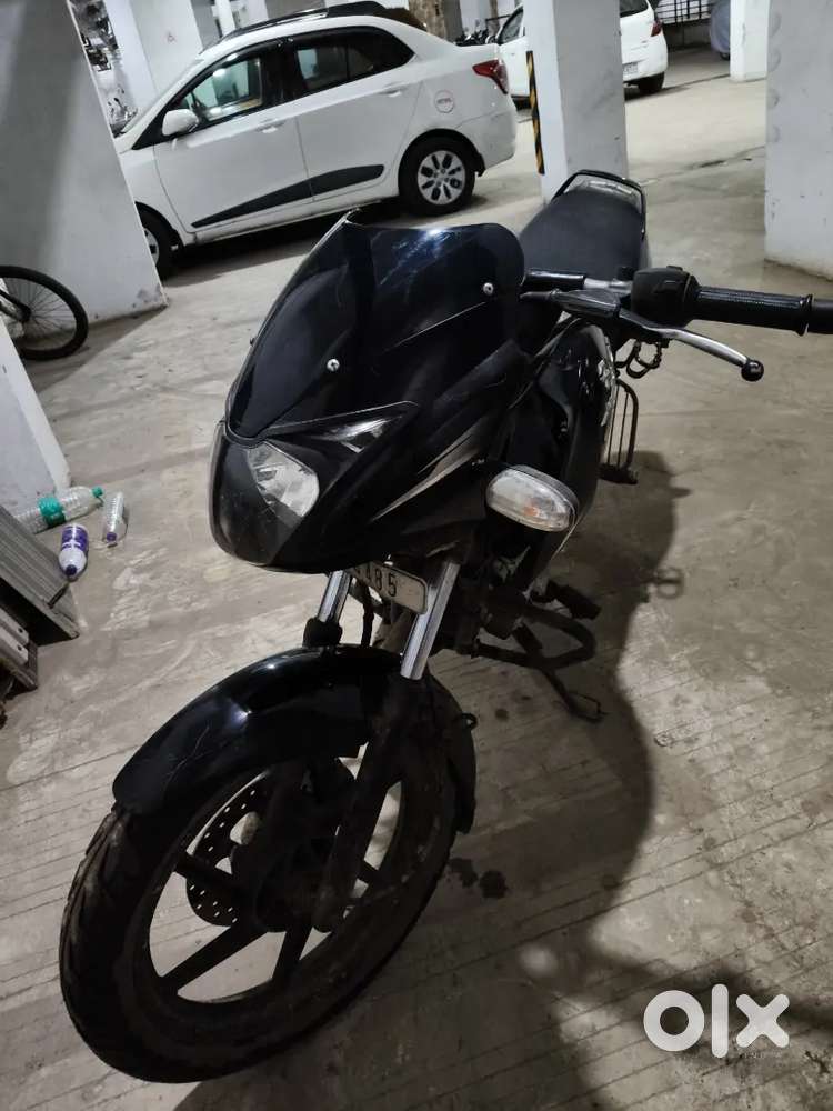 Pulsar 150 black