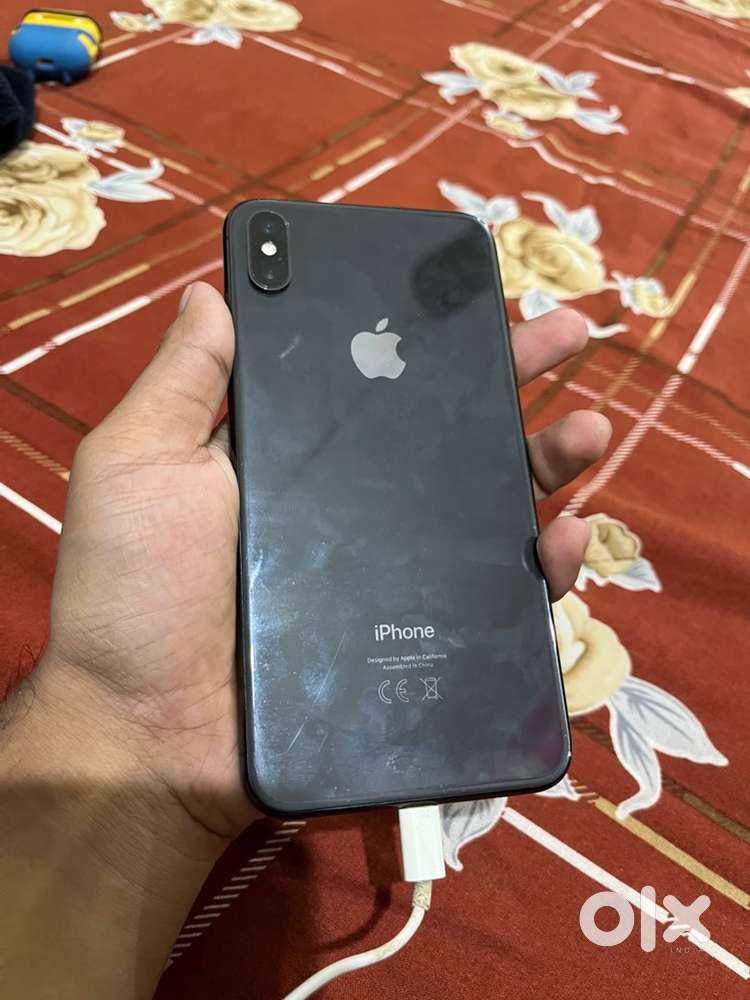 iPhone xs max (12000 fix price)